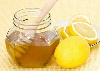 Ricette di maschere antietà per le mani